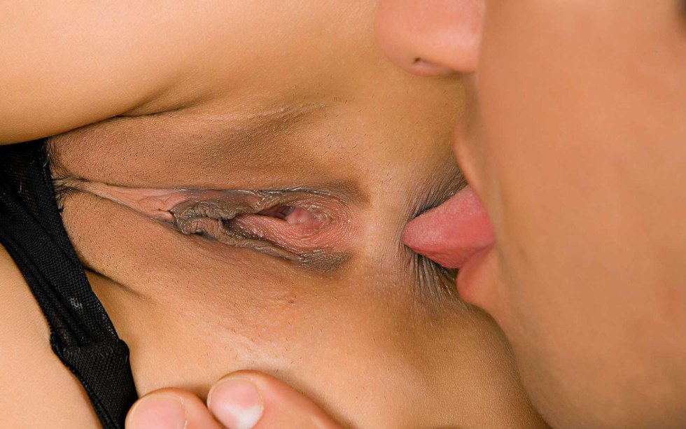 Cunnilingus close -up