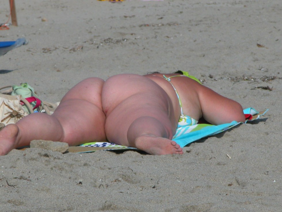 Naked thick women on the beach