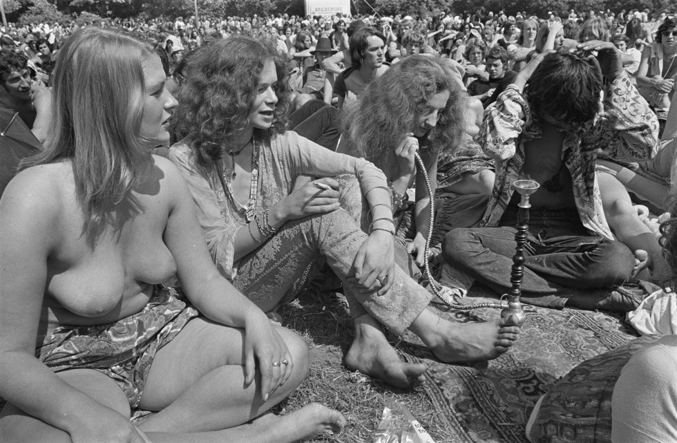 Naked hippies Woodstock 1969