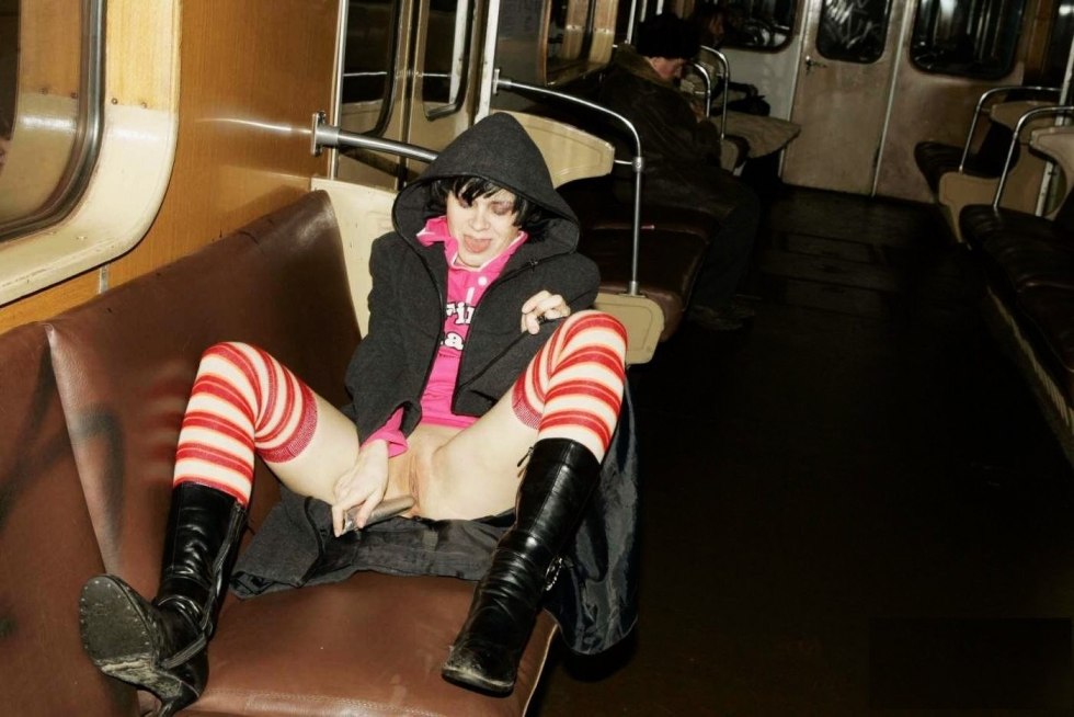 Girls without panties on the train