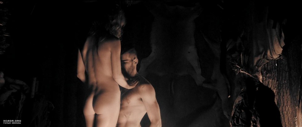 Annabell Wallis Naked