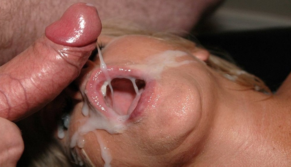 Member cums in a close -up mouth