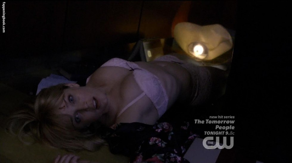 Series arrow erotic scenes