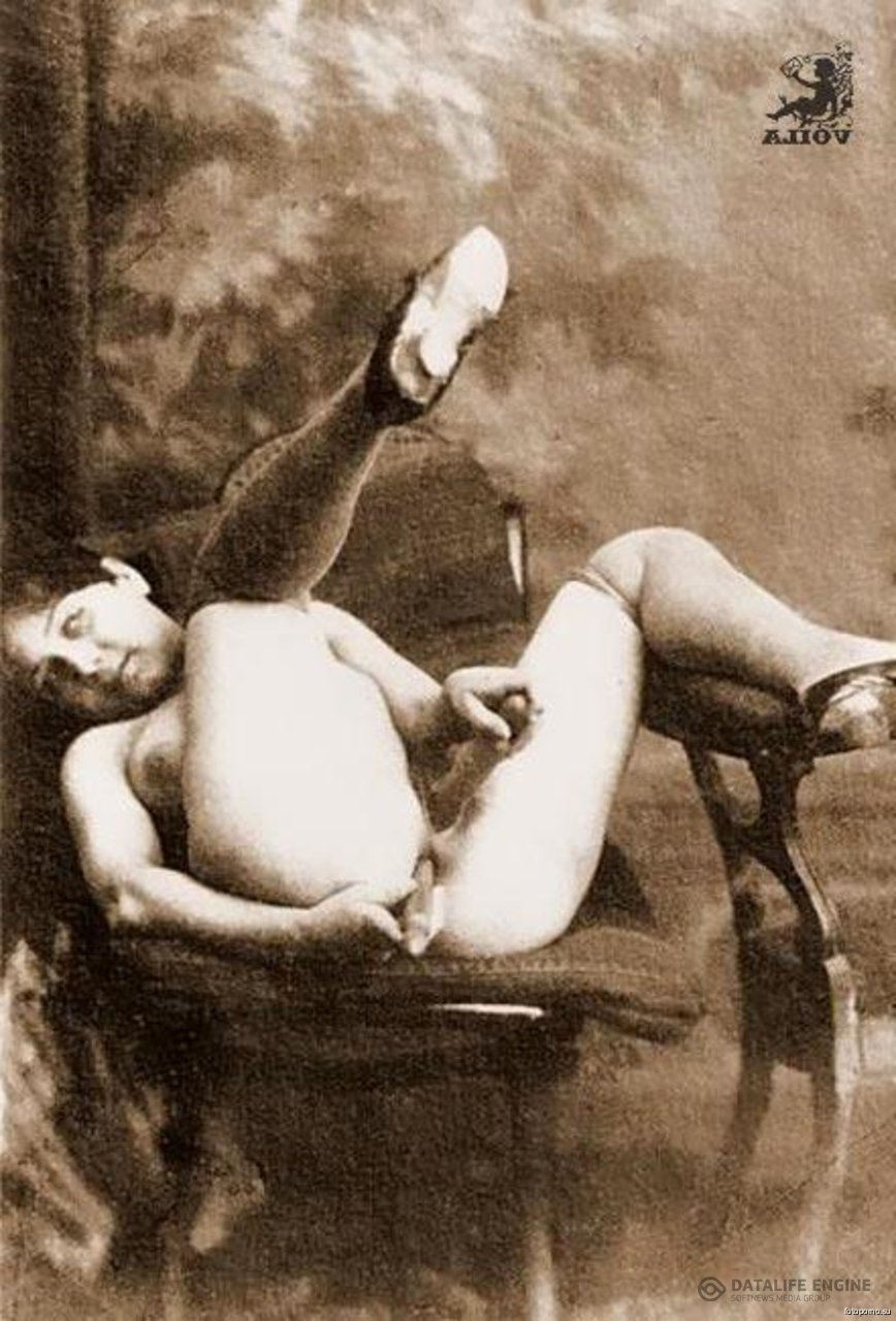 First erotic photographs