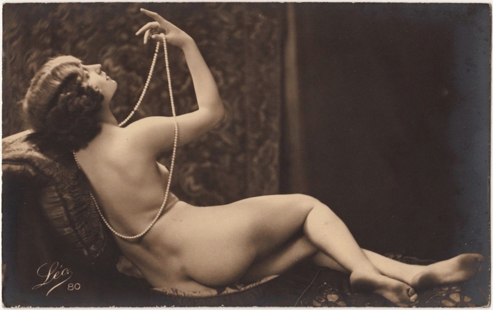 Naked women in the past