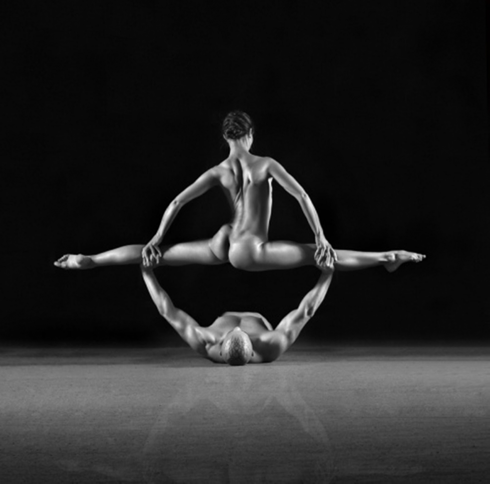 Erotic equilibristics