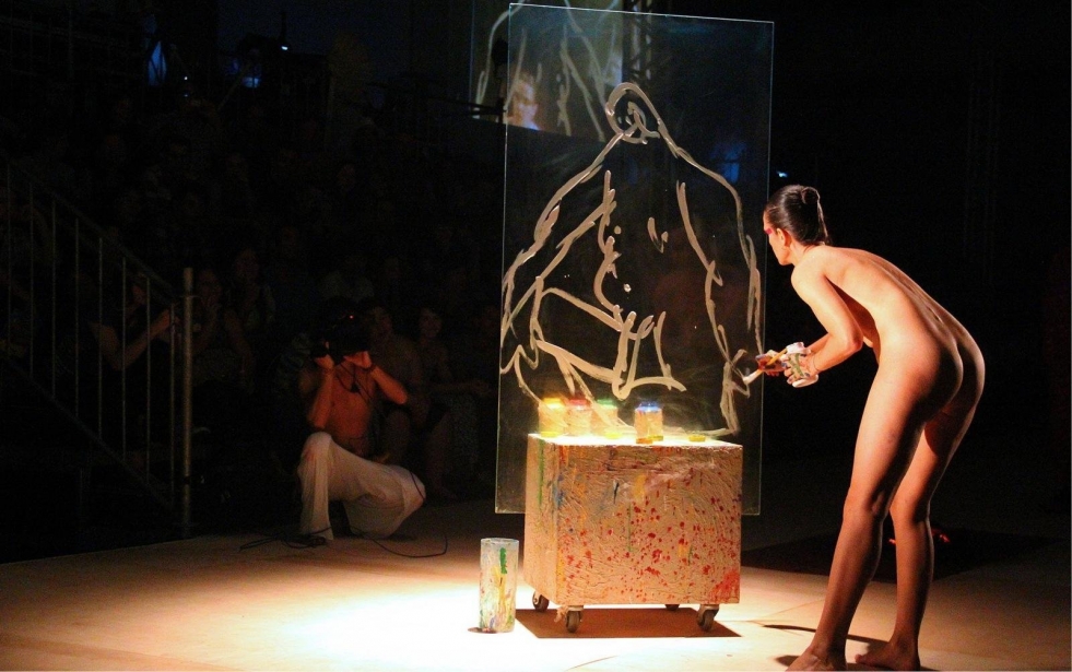 Performances with naked artists