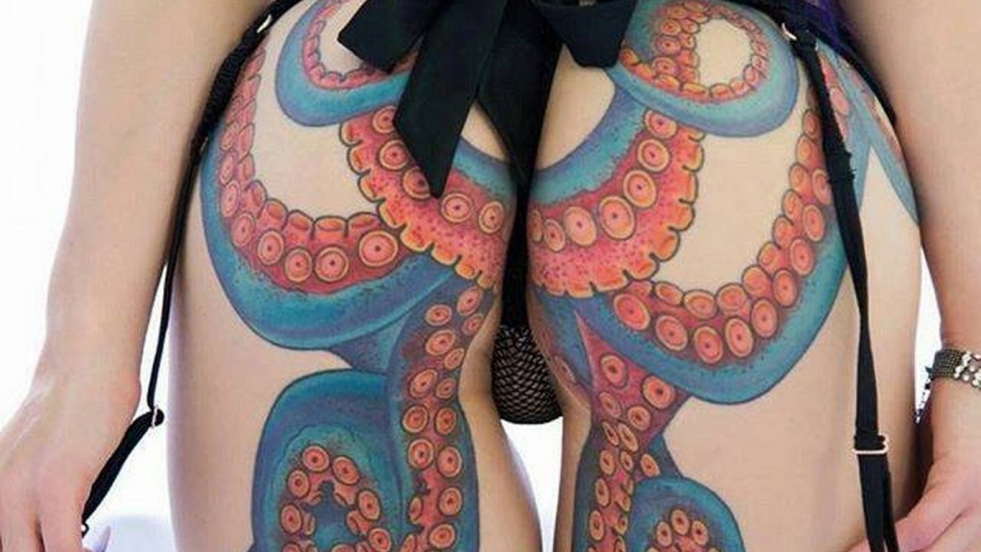 Octopus tattoo on the pope