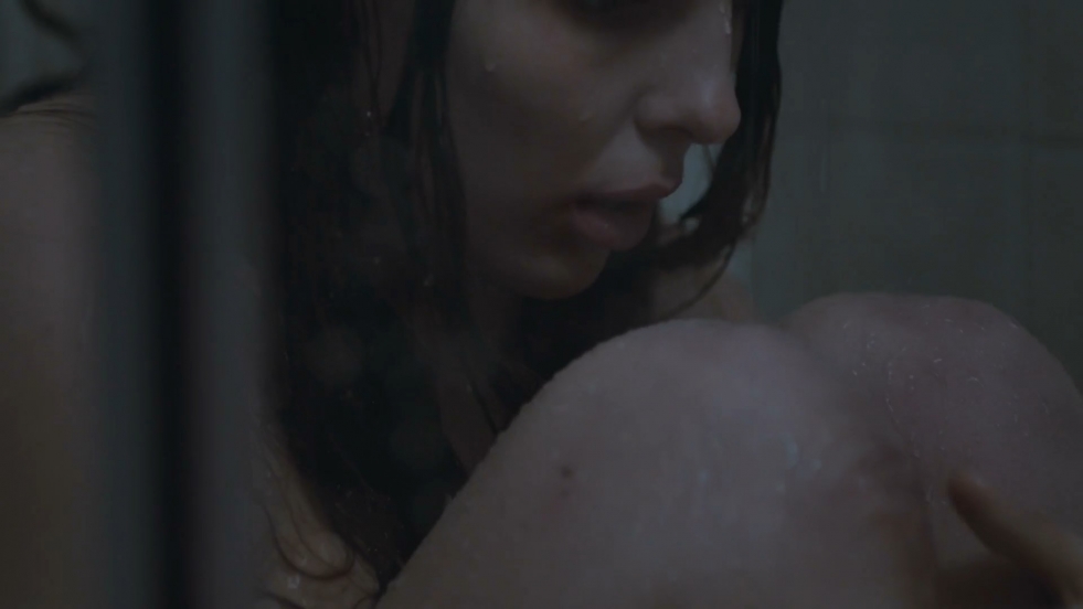 Naked actress Jodi Comer