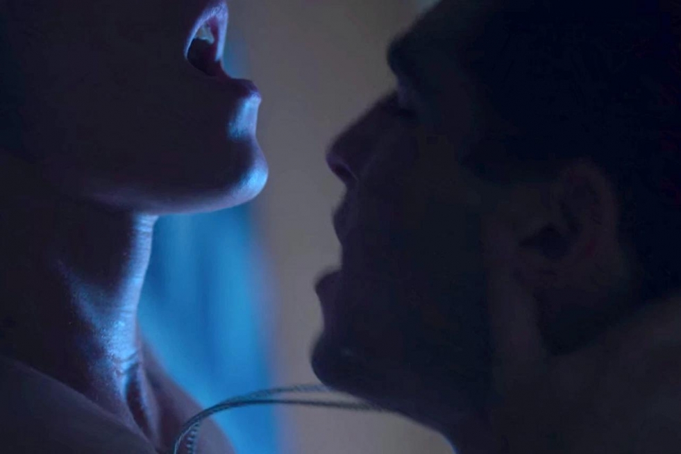 Aron Piper Bed Scene