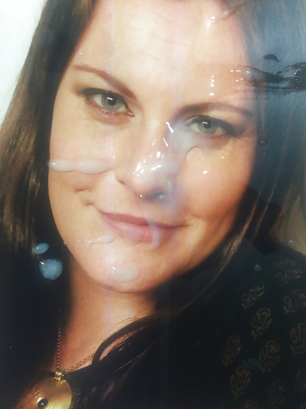 Flor Yansen with naked legs