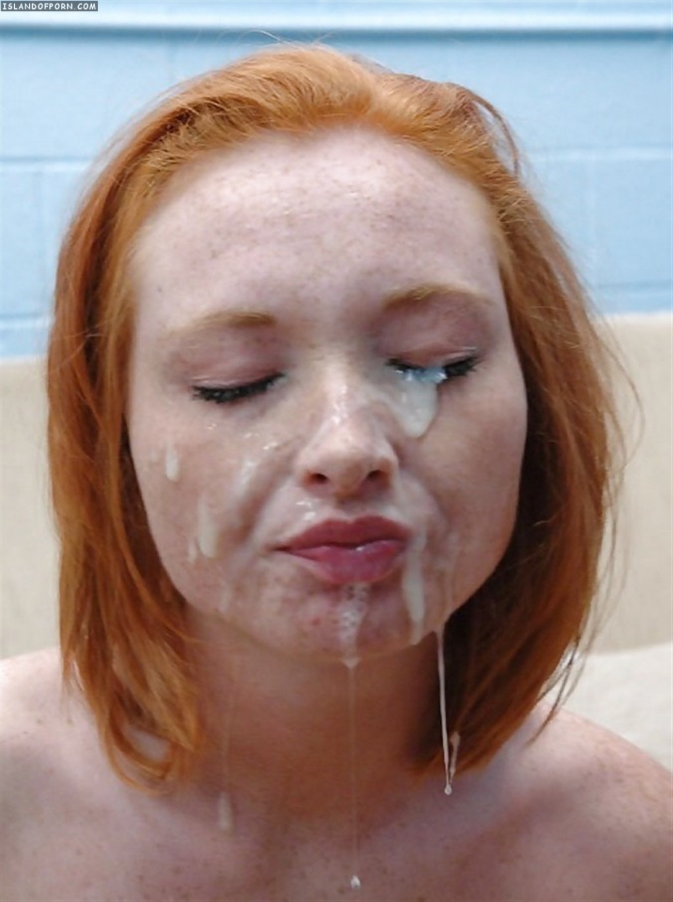 Cumshot on the face of redhead girls