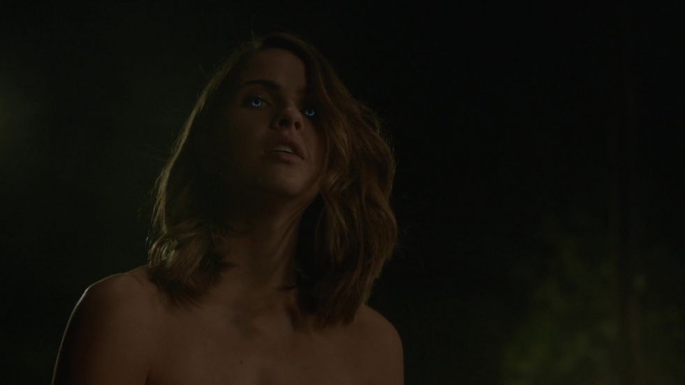 Volchonok Stiles and Malia in the shower