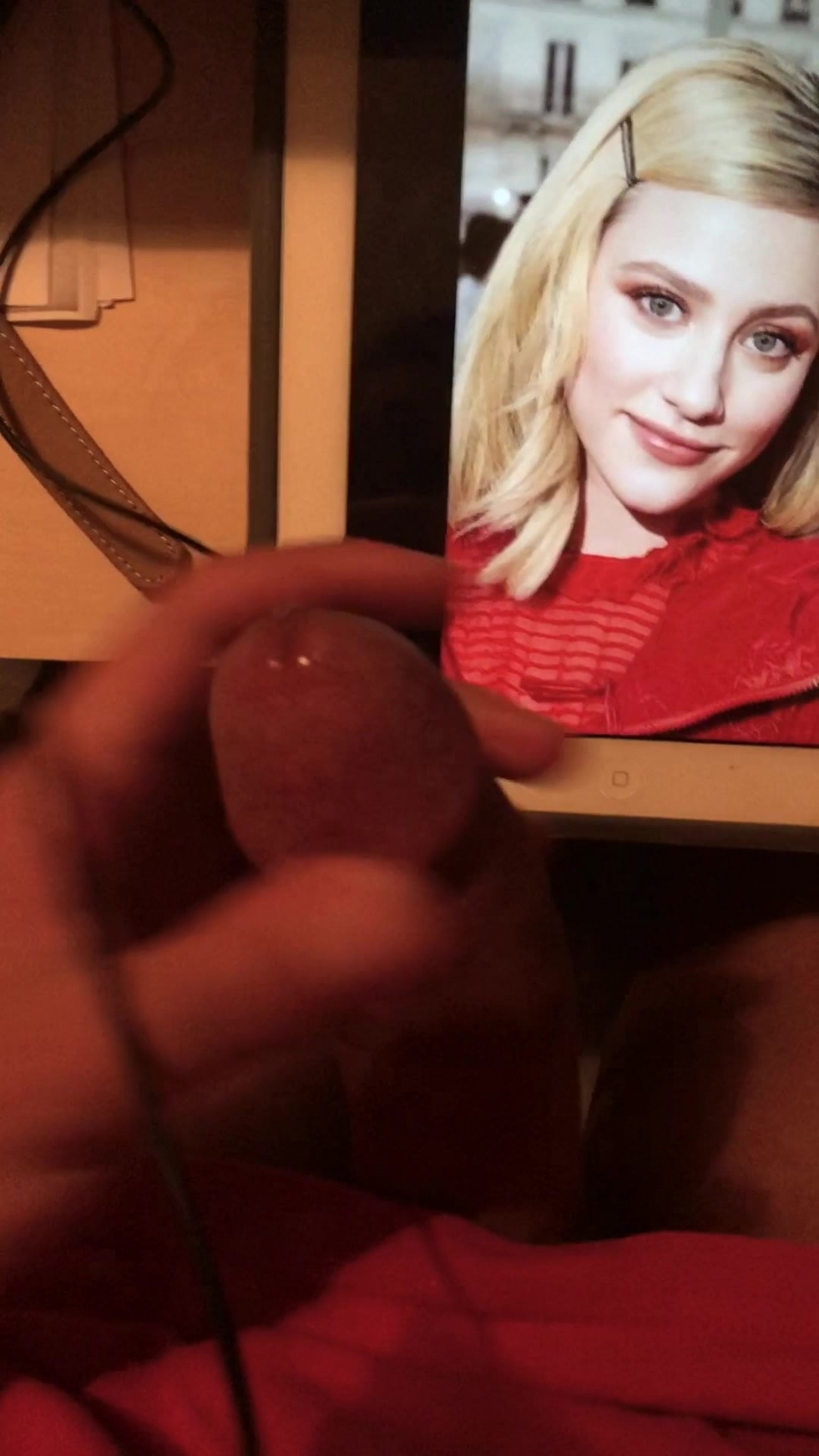 Lily Reynhart Pornushka