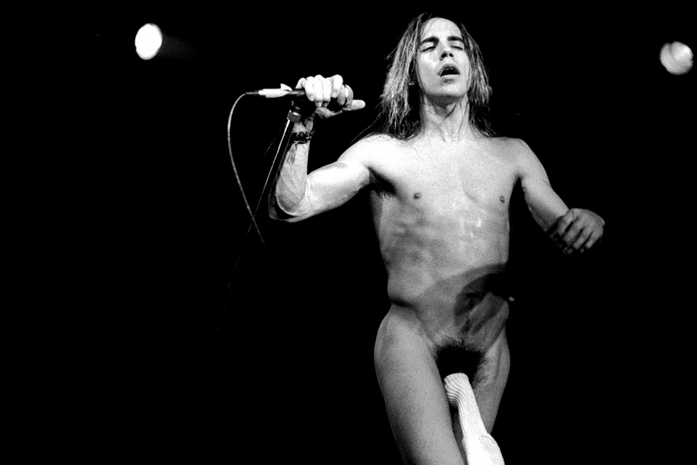 Red hot Chili Peppers naked on stage