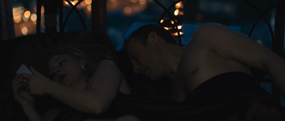 Elizabeth Harnes Naked