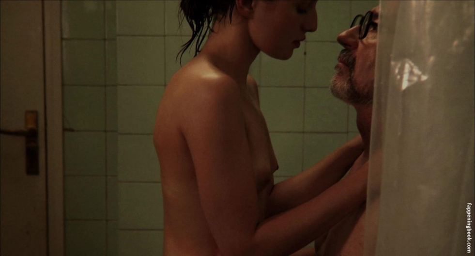 Maria Valverde naked