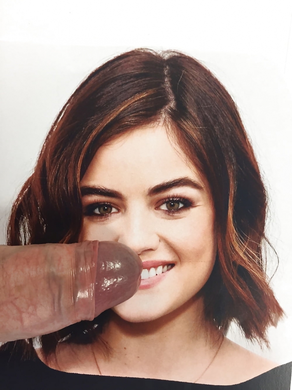 Lucy Hale Nyud