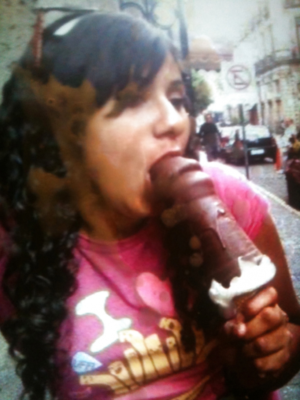 Put ice cream in pussy