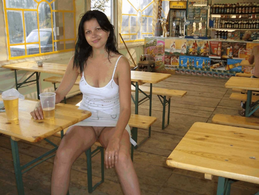 Girls without panties randomly