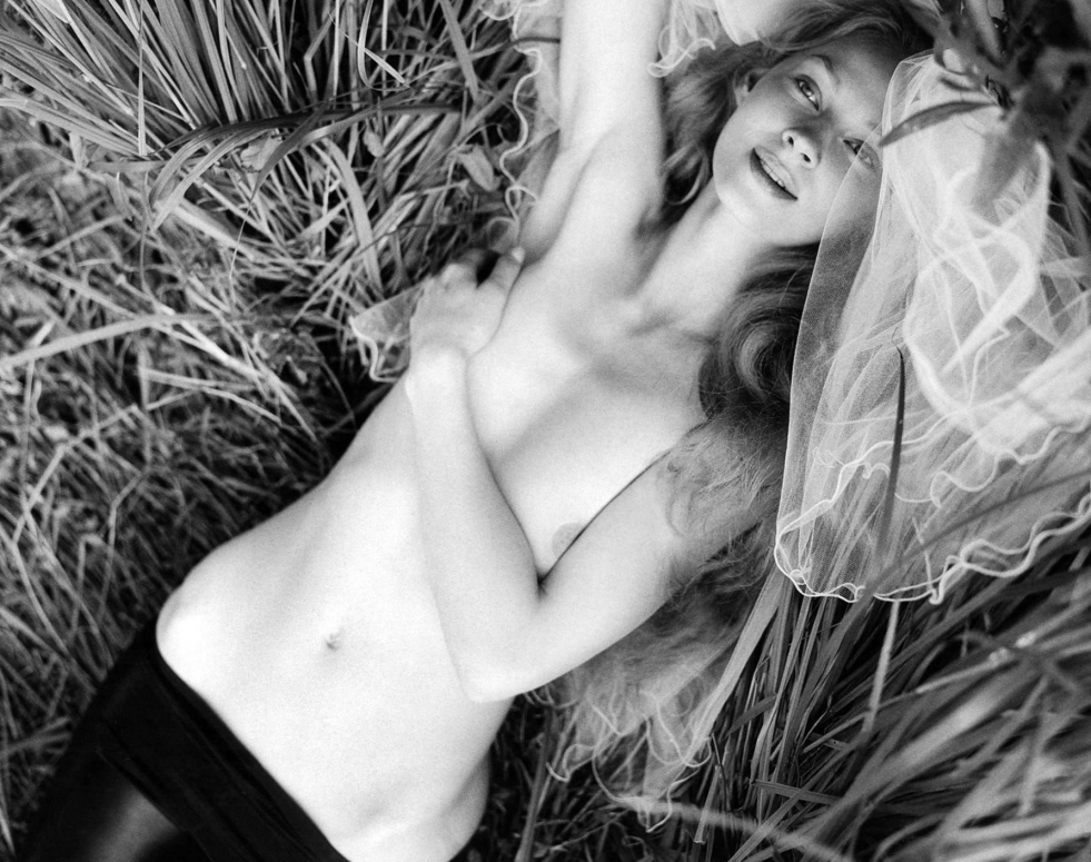 Elizabeth Arnua Elisabeth Harnois Nude