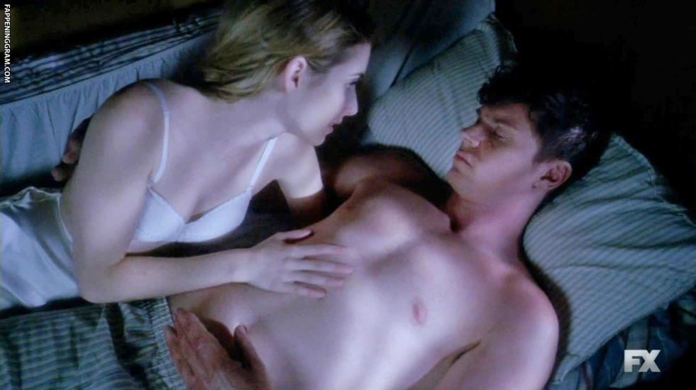 Emma Roberts Naked in Cinema