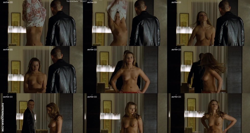 Plum Carolina Herfurt ass