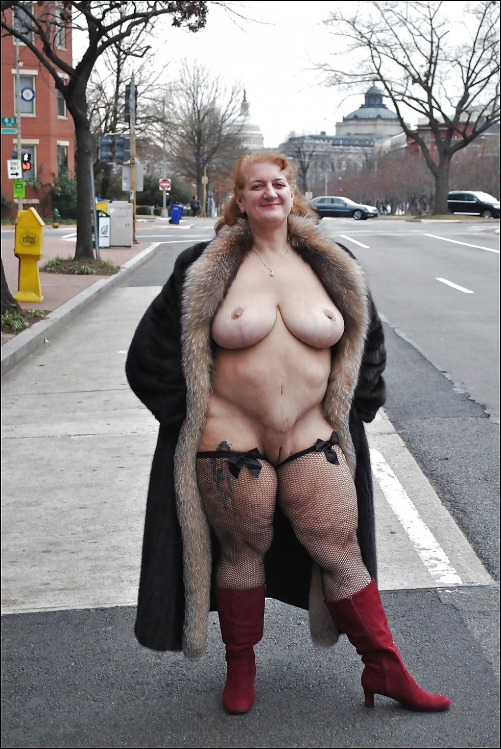 Fat naked wife in the car