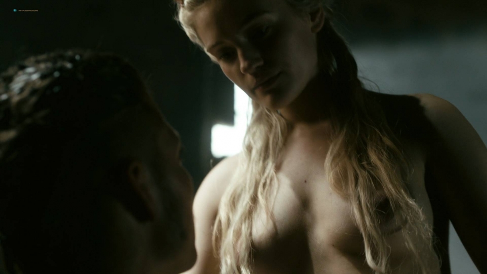 Ana de Armas topless