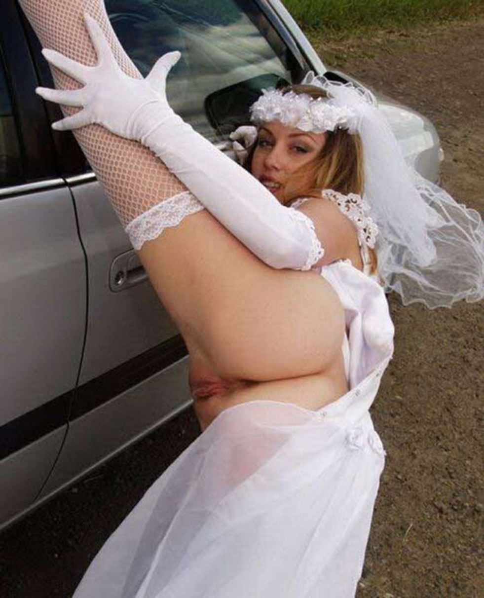 Brides in wedding dresses without panties
