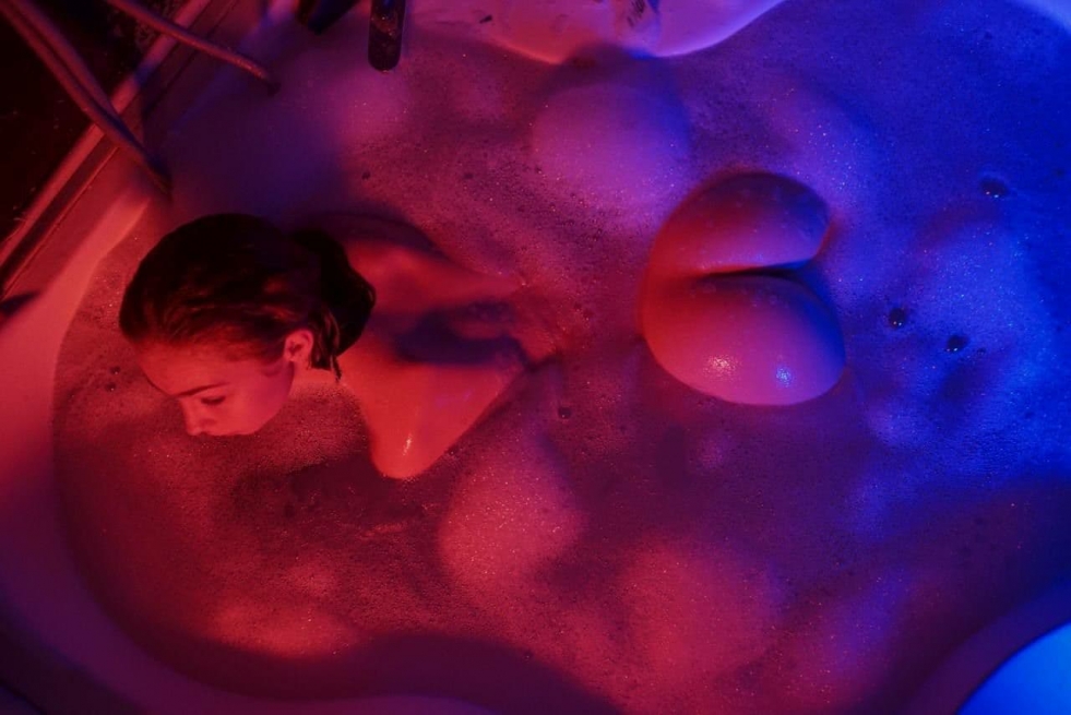 Belle Delphine: Drain of intimate photos