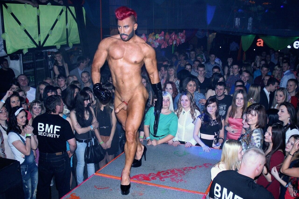 Pavel loops naked in the club