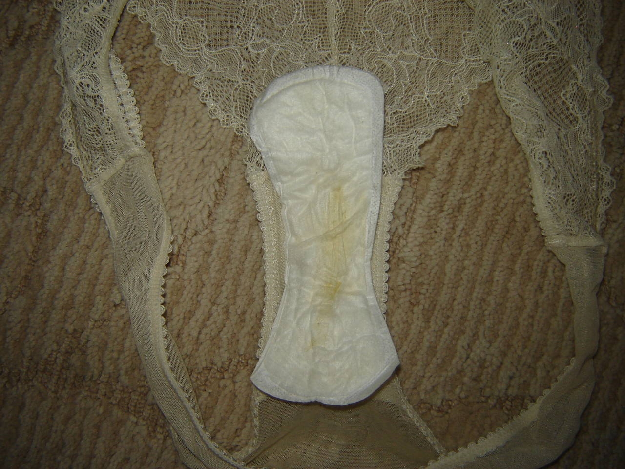 женские грязные трусы в сперме фото 50