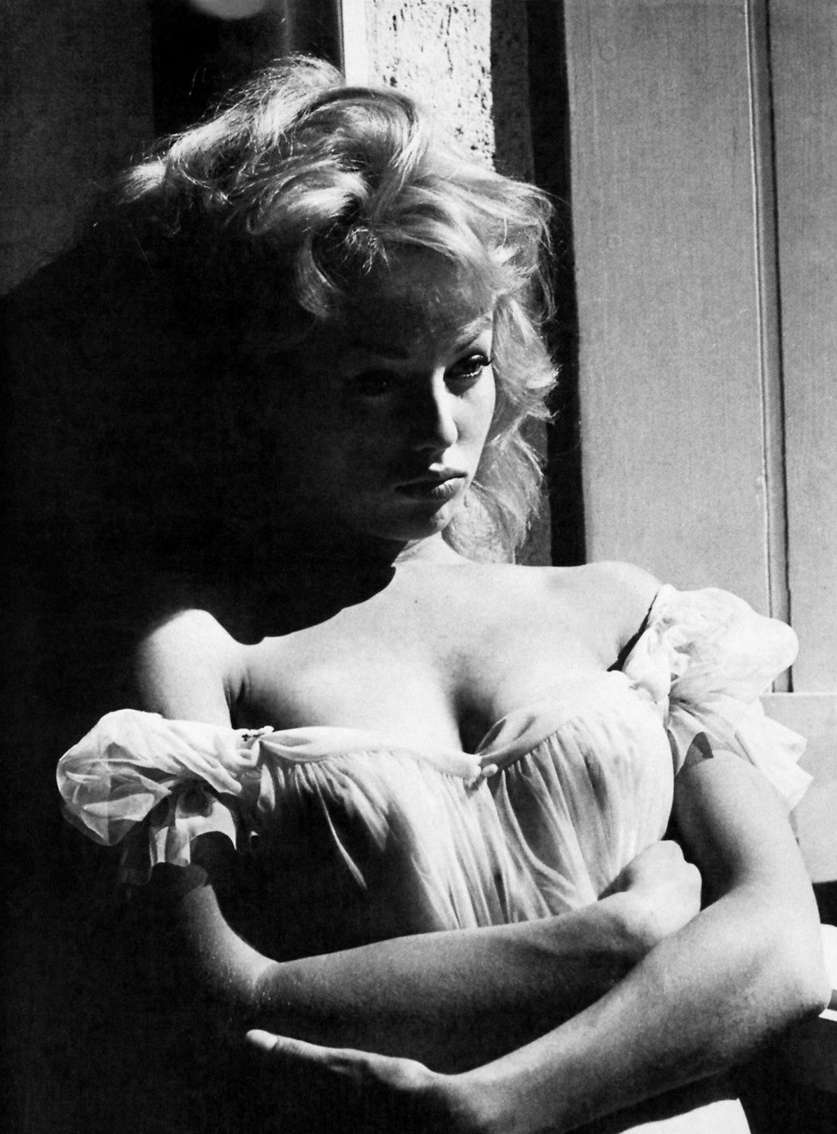 Mirey Dark in Youth Nude