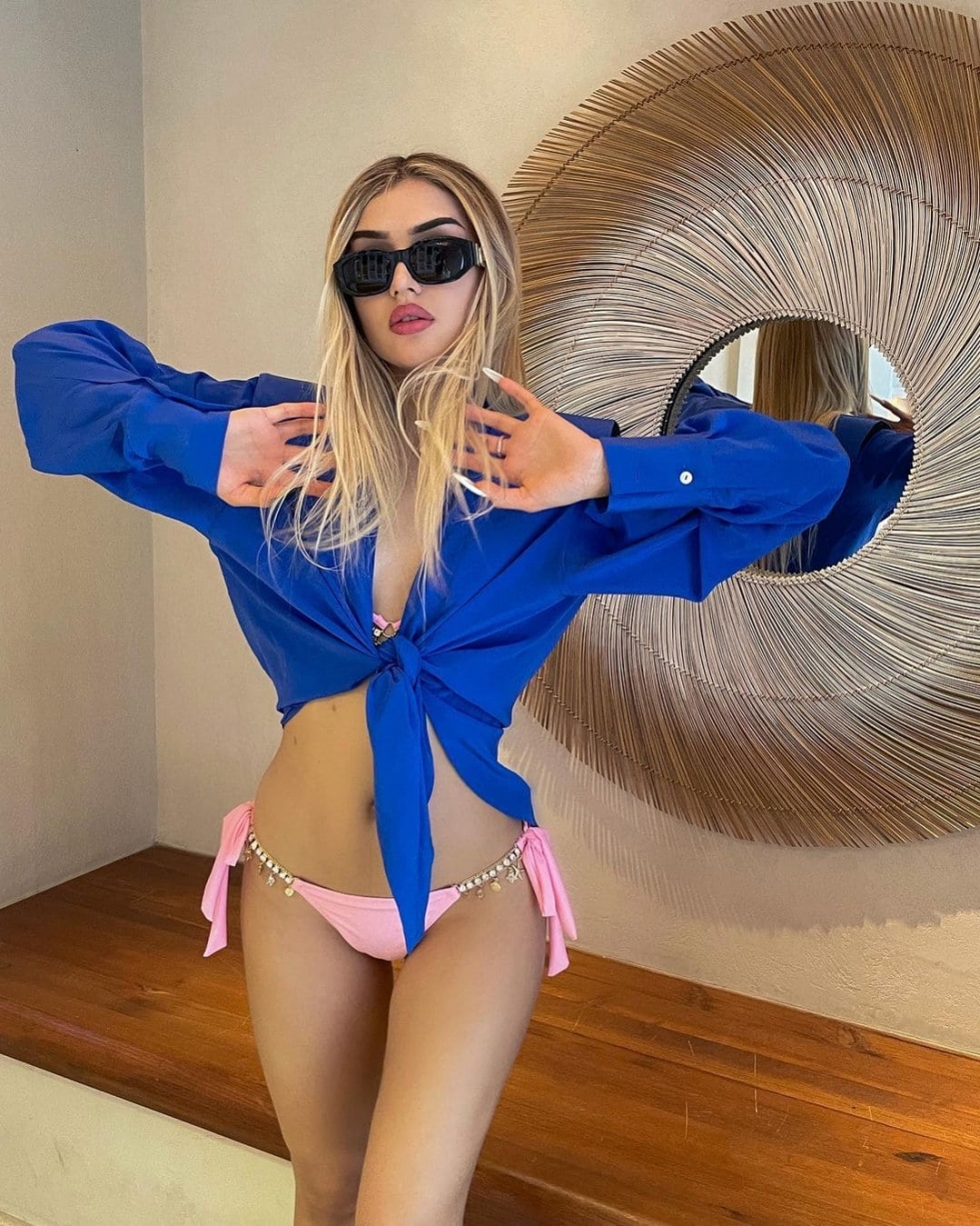 Dina Saeva 2021 with blond hair