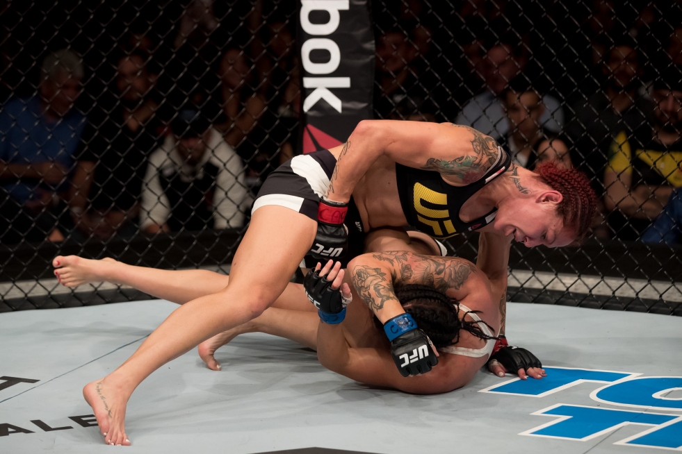 CRIS CYBORG VS LESLIE SMITH
