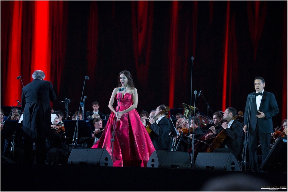 Aida Garifullina and orchestra