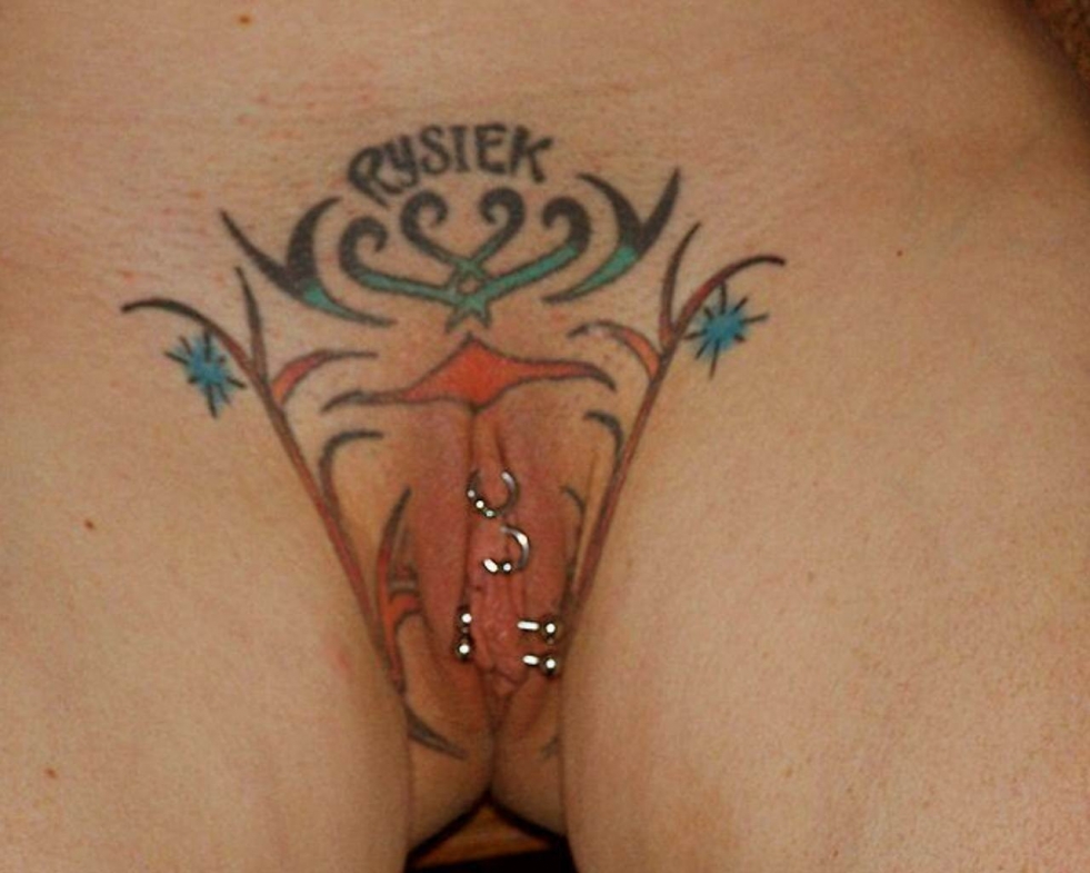 Men's intimate tattoos