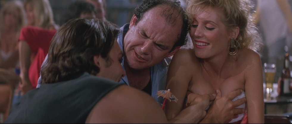 Kelly Lynch roadside restaurant briefs