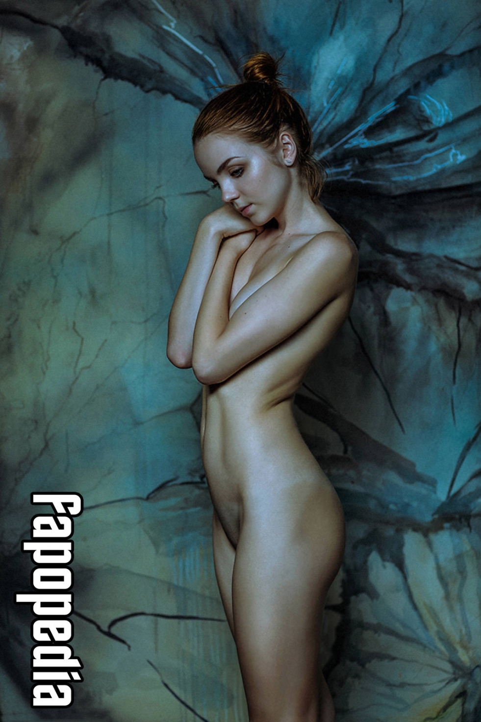 Ekaterina Sherzhukova Nu