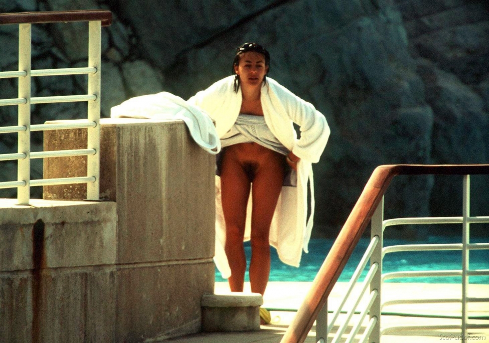 Elizabeth Hurley Naked in movies
