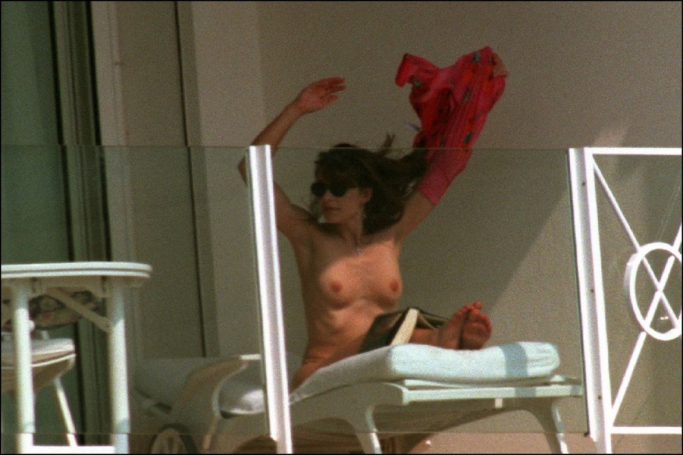 Elizabeth Hurley Naked Draparations