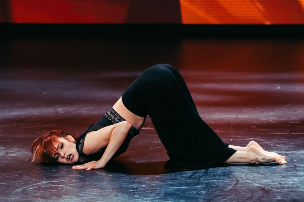 Girl on Pylon Competition