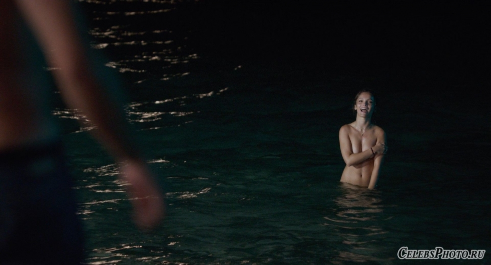 Lola Le Lann awkward moment