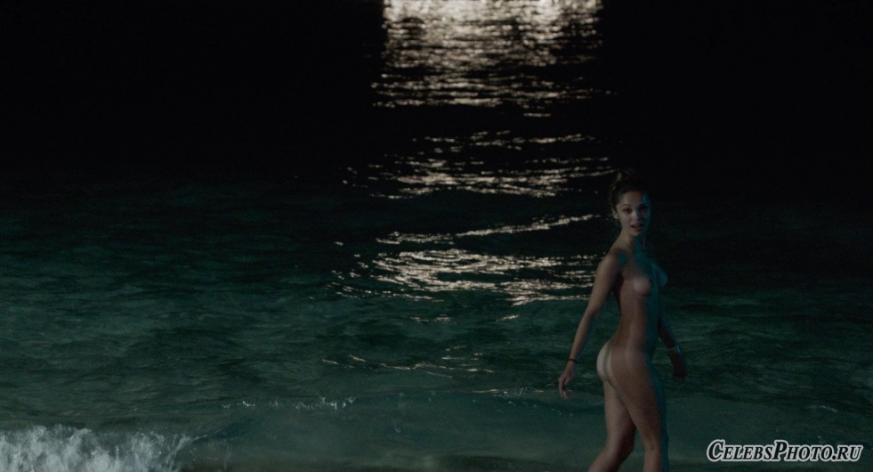 Alice Isaaz Lola Le Lann Nude