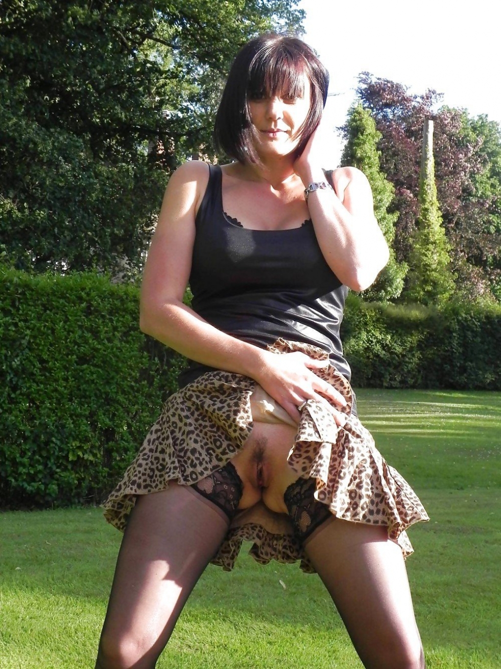 Mature without panties under the dress