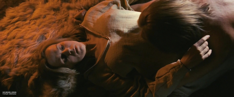 Svetlana Kolpakova hugging the sky