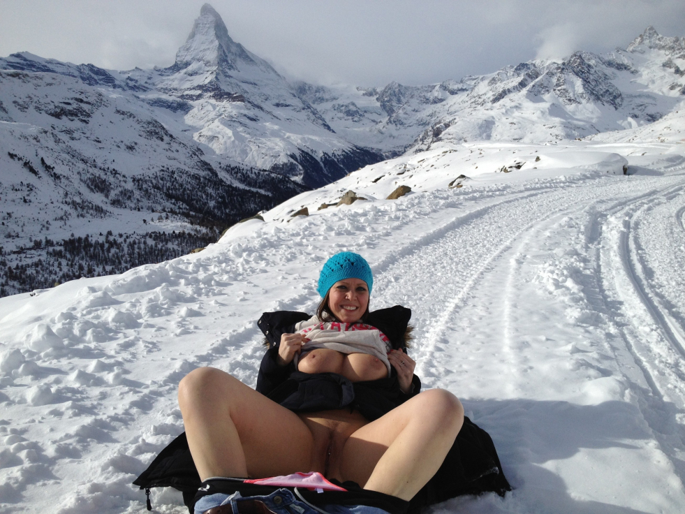 Naked Girls on Mountain Skiing
