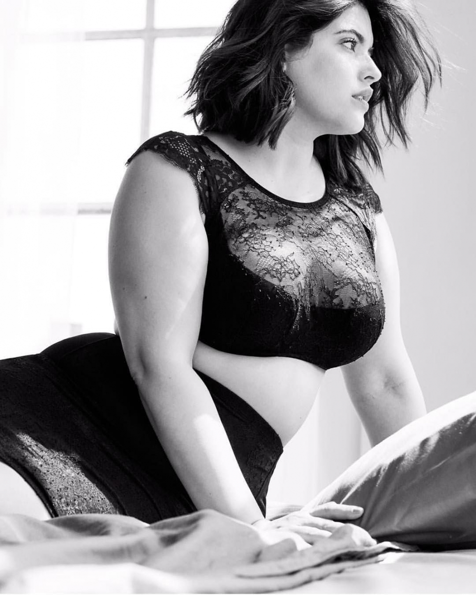 Ashley Graham model naked