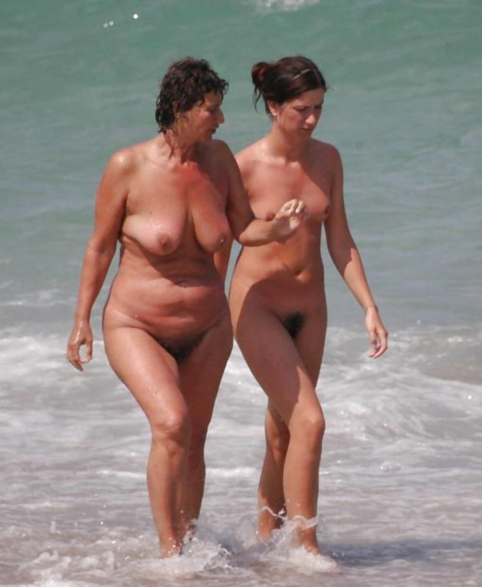 Family naturism retro